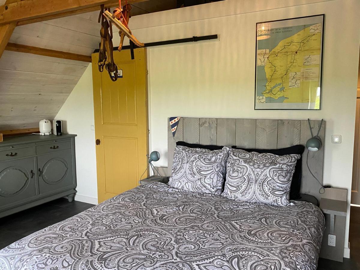 Bed and Breakfast Domstate Ee Esterno foto