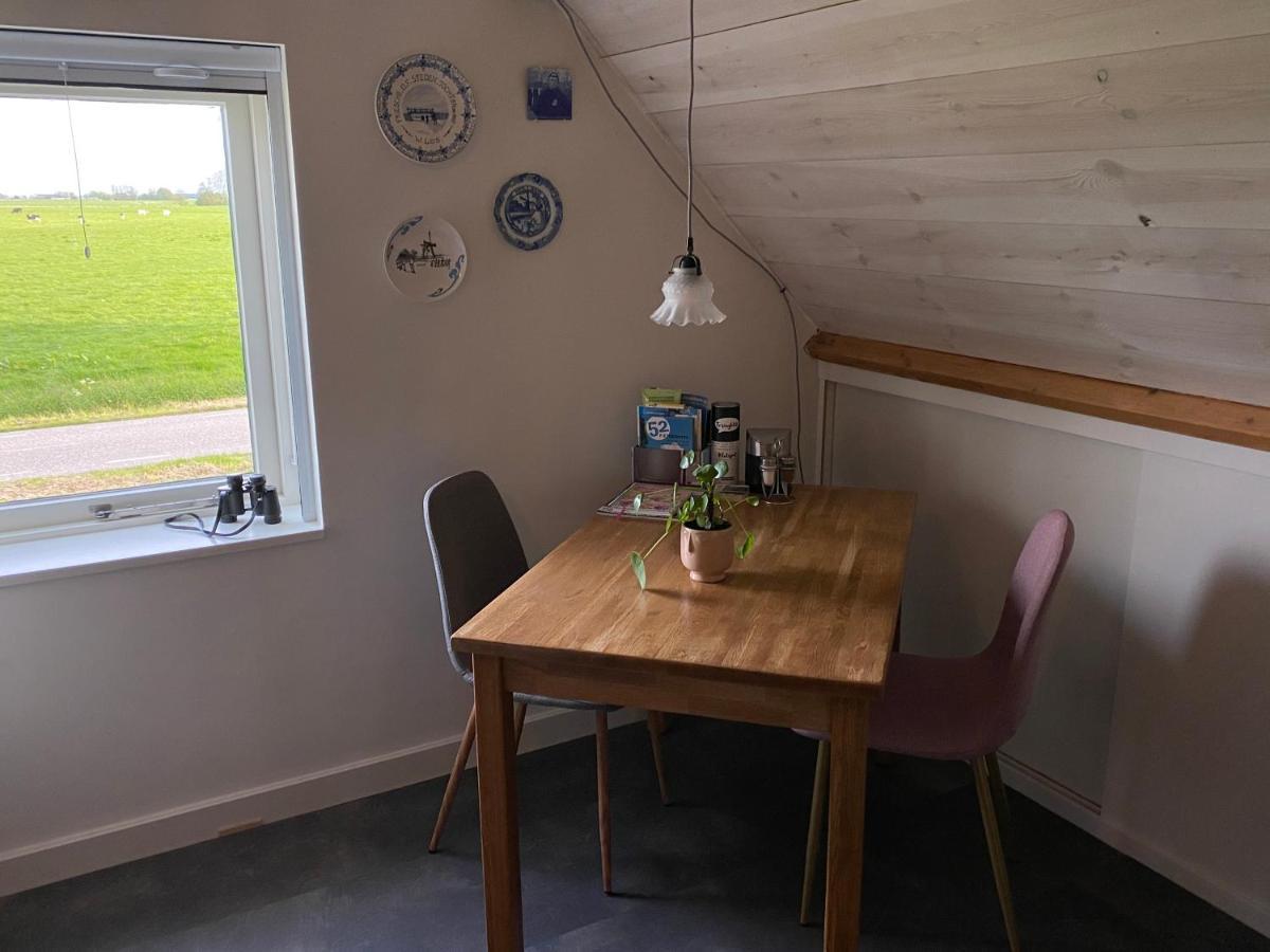 Bed and Breakfast Domstate Ee Esterno foto