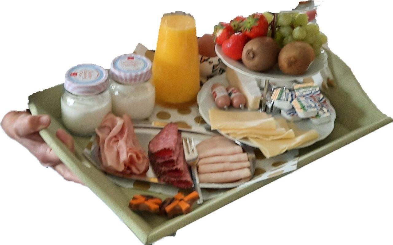 Bed and Breakfast Domstate Ee Esterno foto